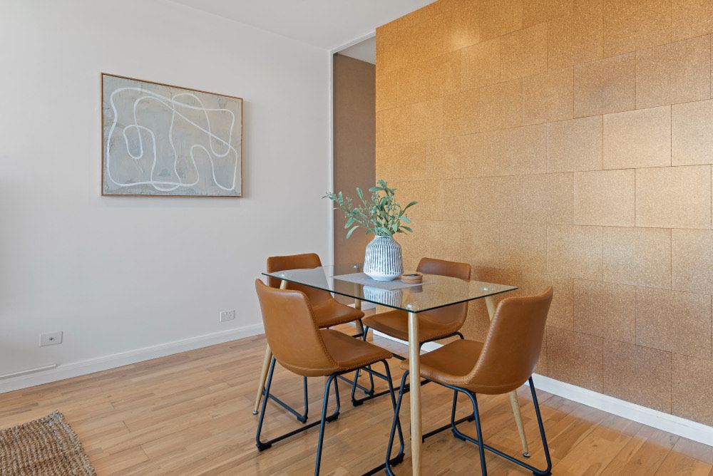 Modern 1-Bed, City Skyline Views & Close to Shops Richmond — Home image 2