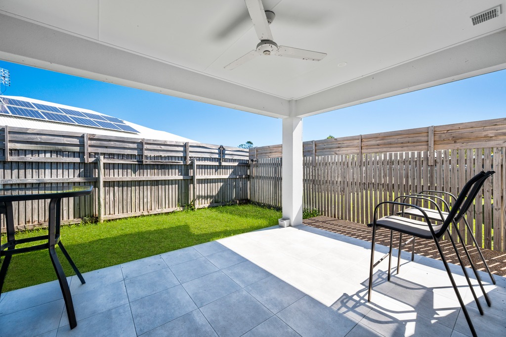 Centrally Located 4 bedroom home (3 +1 OOA) — Home image 6
