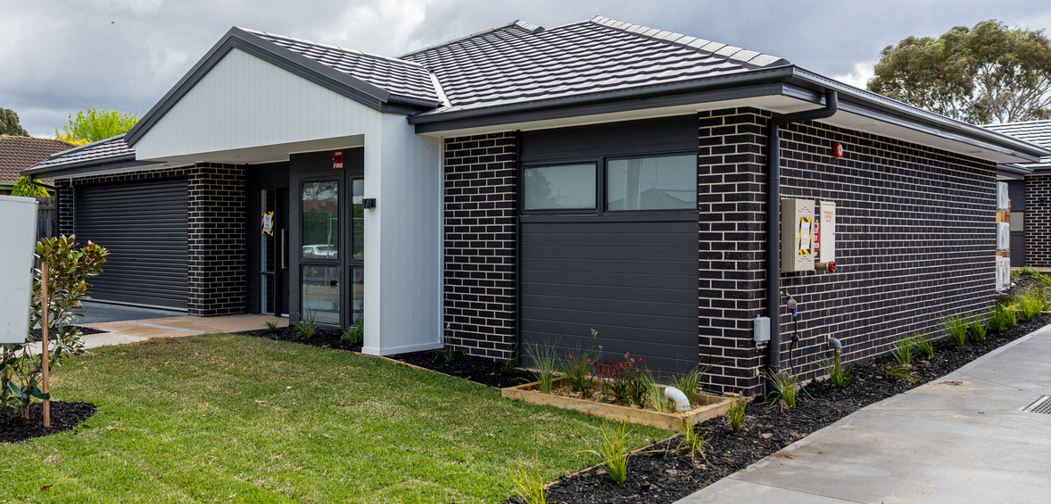 Pakenham – Modern Improved Livability Home — Home image 5