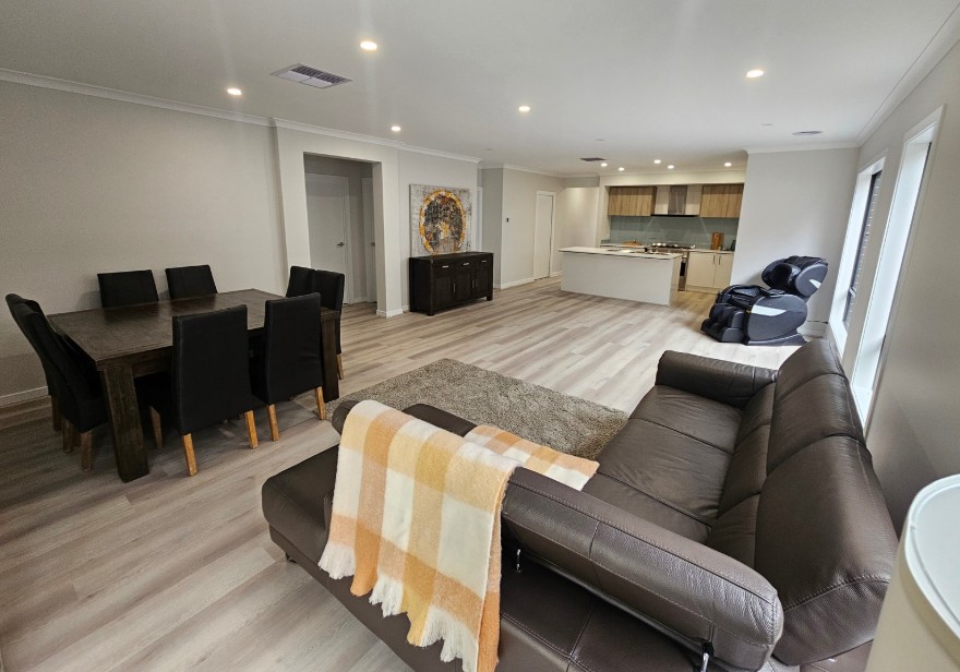 Brand New,Fully Furnished, SIL/STA/MTA .Free Internet include all bills — Home image 3