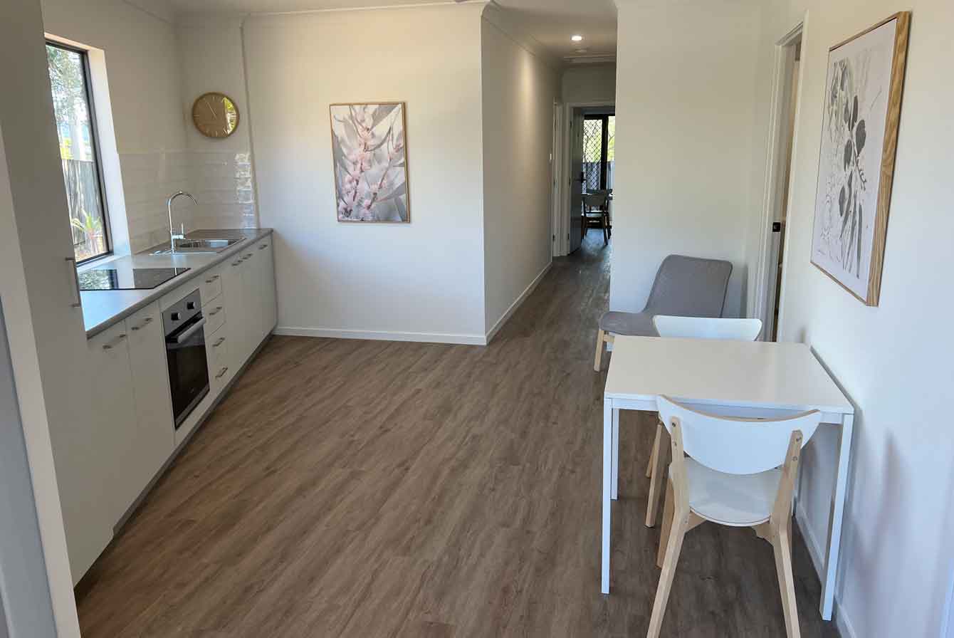 Self-contained Unit in Tingalpa - SIL, STA, MTA, ILO — Home image 3