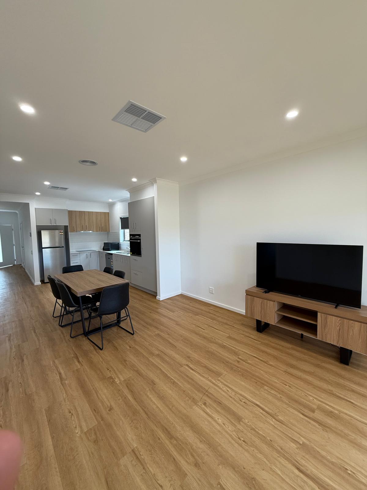 SINGLE OCCUPANCY ENJOY ONLY TARNIET ROBUST SDA HOME — Home image 3