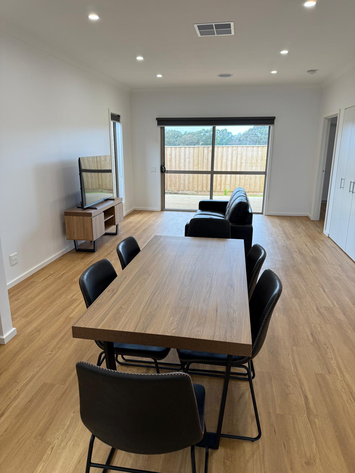 SINGLE OCCUPANCY ENJOY ONLY TARNIET ROBUST SDA HOME — Home image 4
