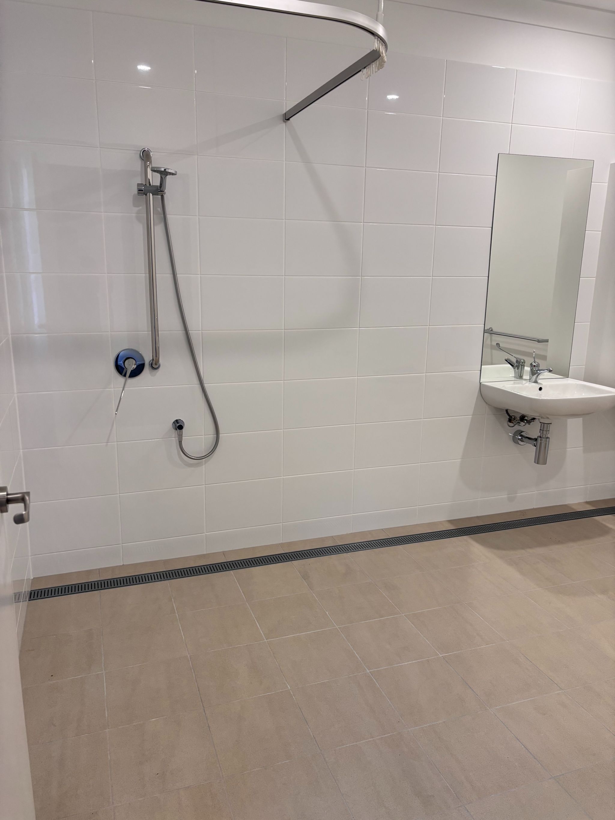 4 BR HPS Home with OOA Room – Bohle Plains — Home image 4