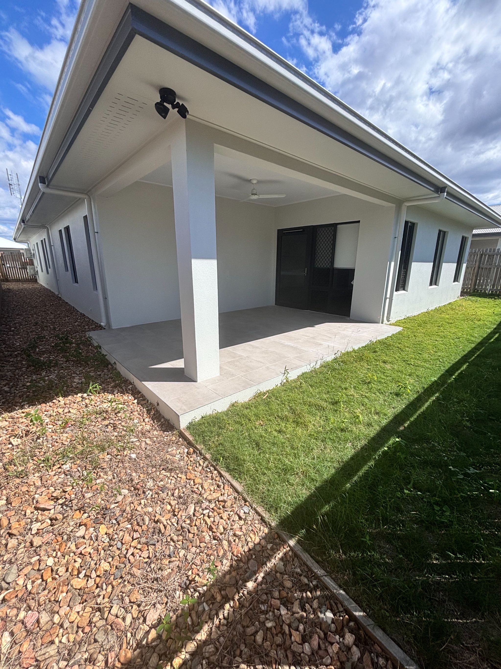 4 BR HPS Home with OOA Room – Bohle Plains — Home image 12
