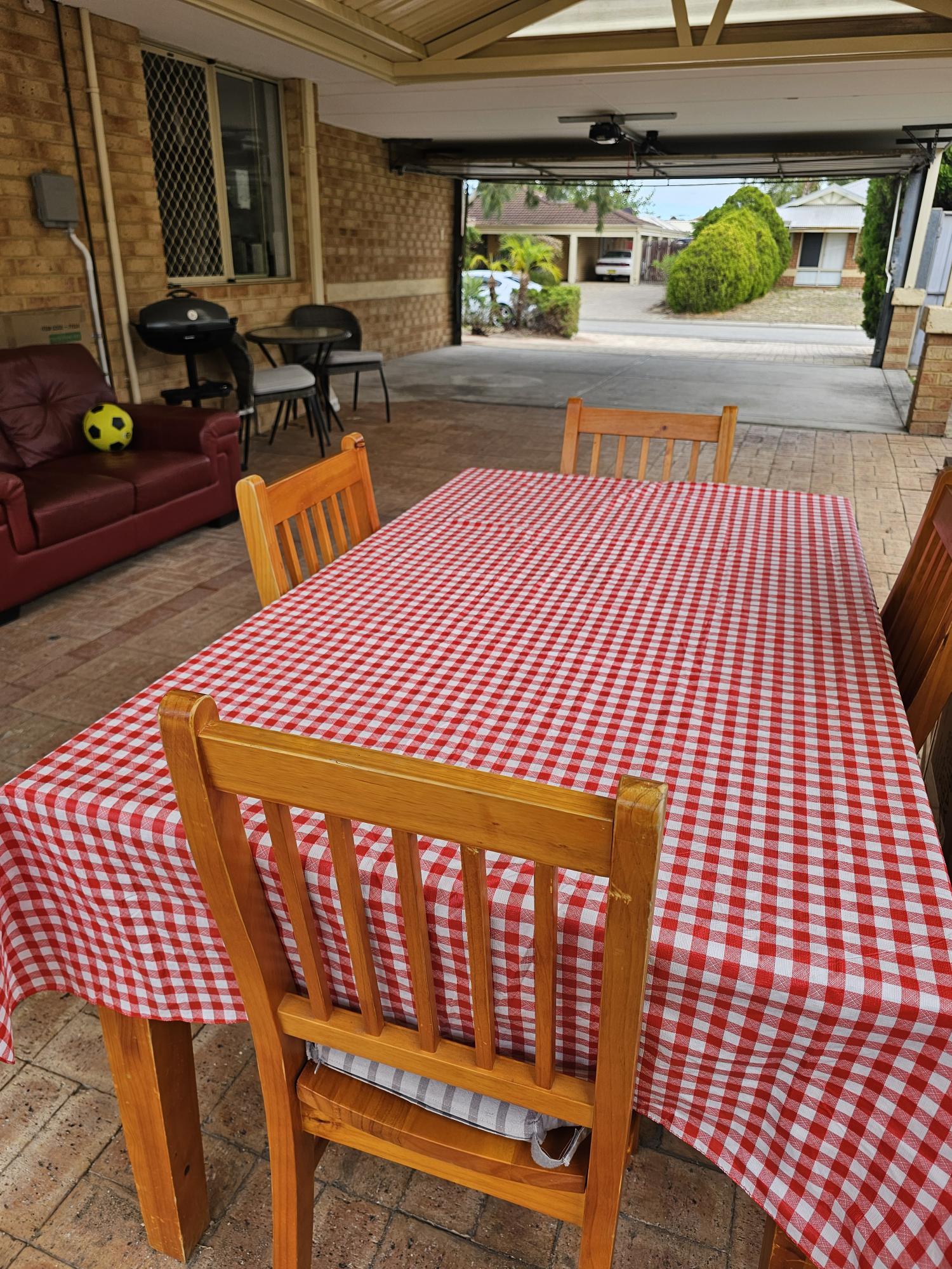 Room for Friendship, Comfort & a Great Cuppa - lovely Kiara home — Home image 4
