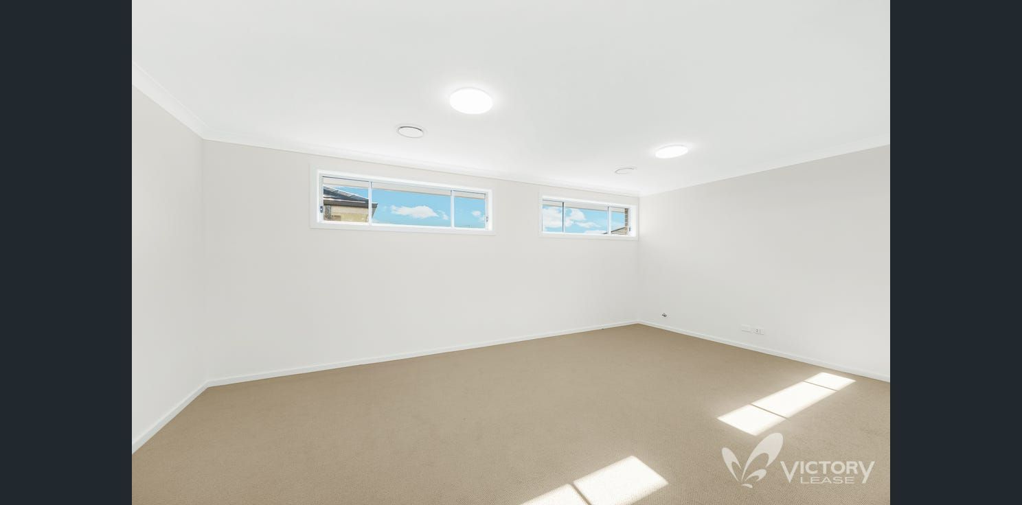 Four Bedroom House in Marsden Park — Home image 3