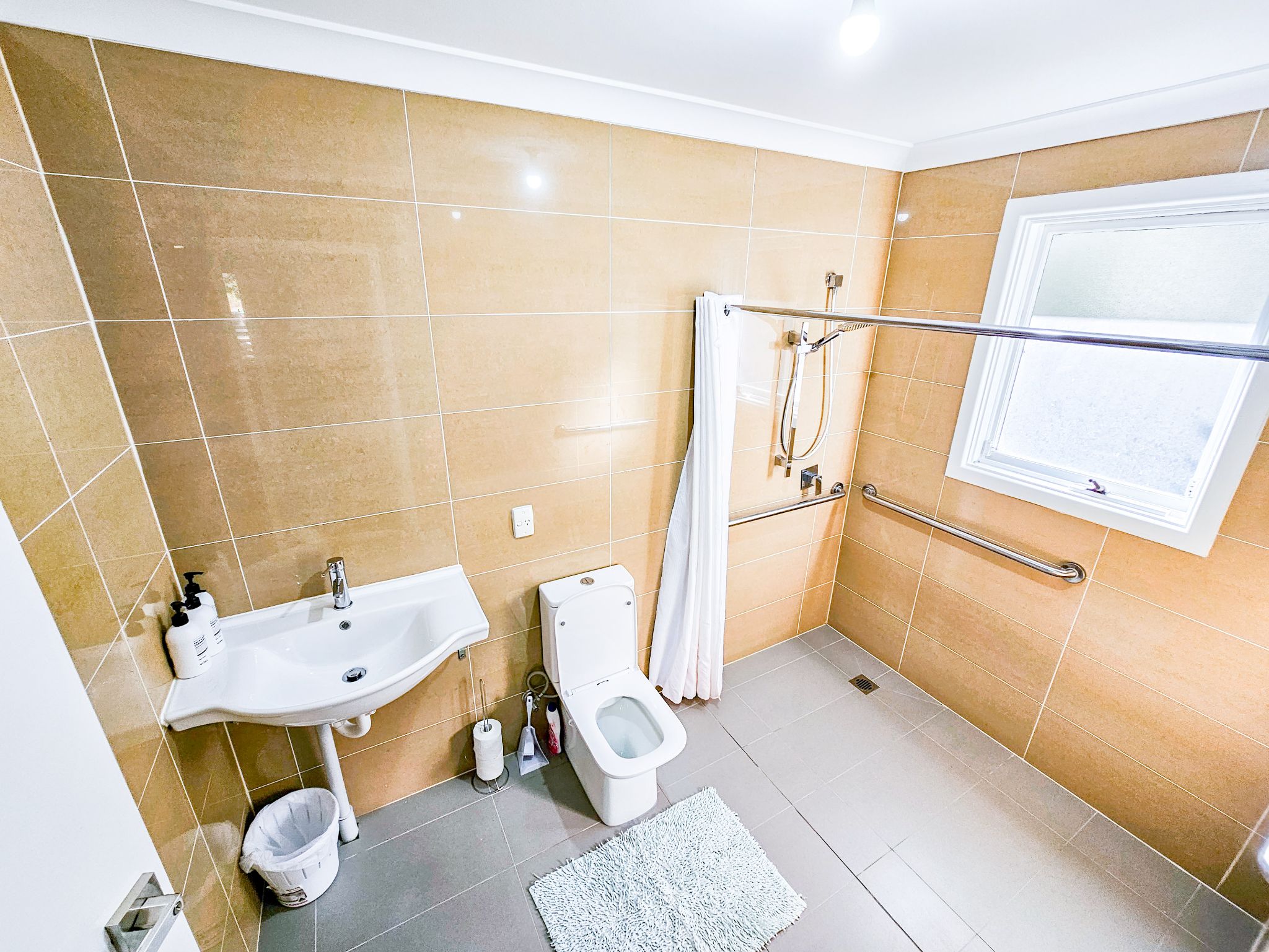 Wheelchair Accessible Home, Close to all shops and amenities — Home image 6