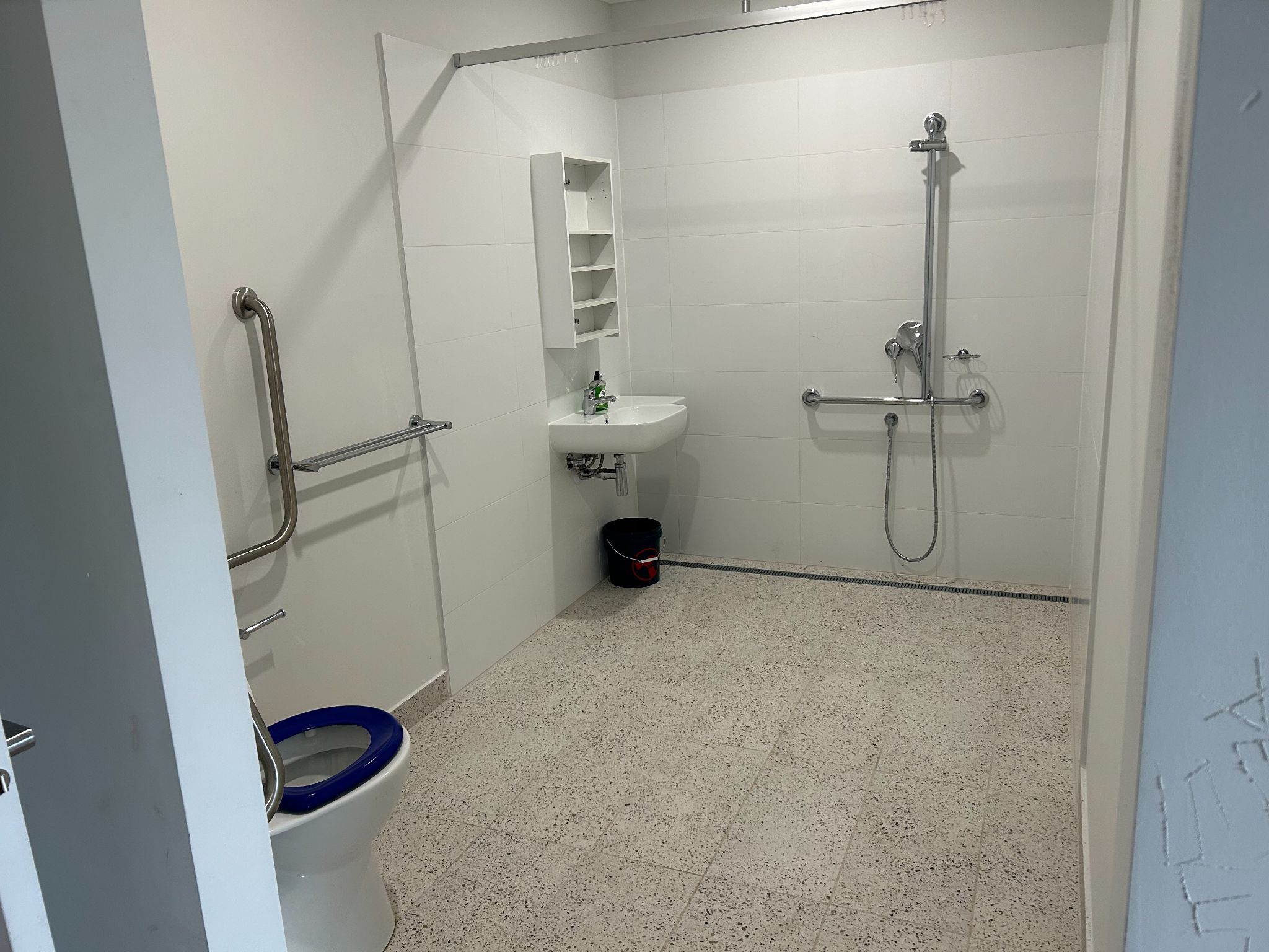 Friendly Spacious Home in Melbournes West — Home image 2