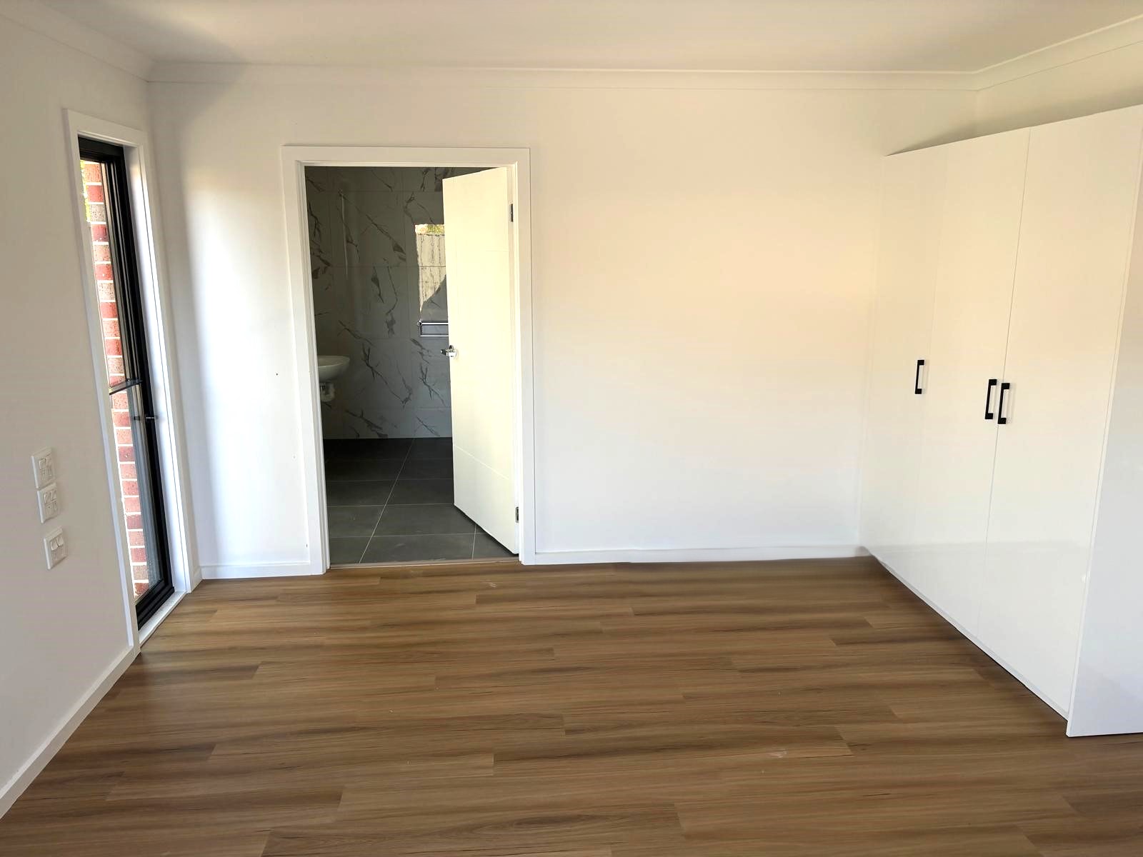 Spacious 1+1 Home in the Heart of Doveton — Home image 8