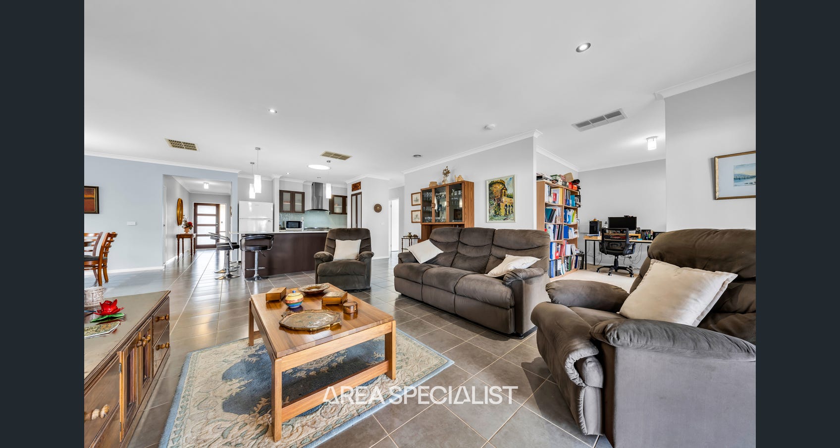 Lovely Cranbourne property — Home image 8