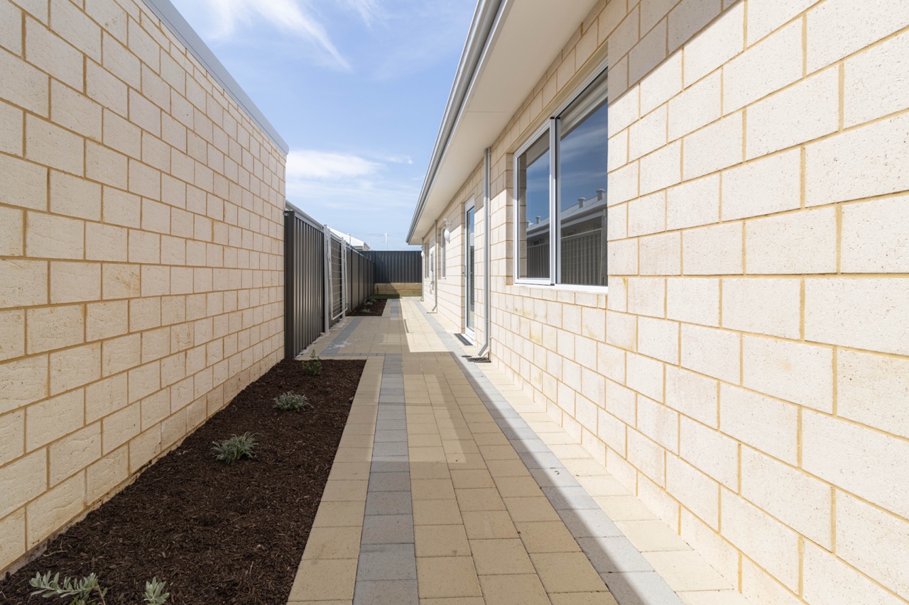 Port Kennedy SDA House — Home image 16