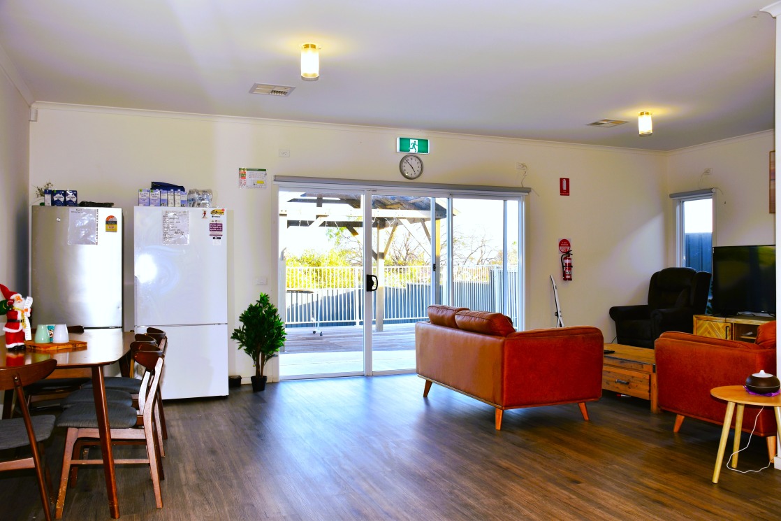 Beautiful Beachside SIL Home at O'Sullivan Beach — Home image 3