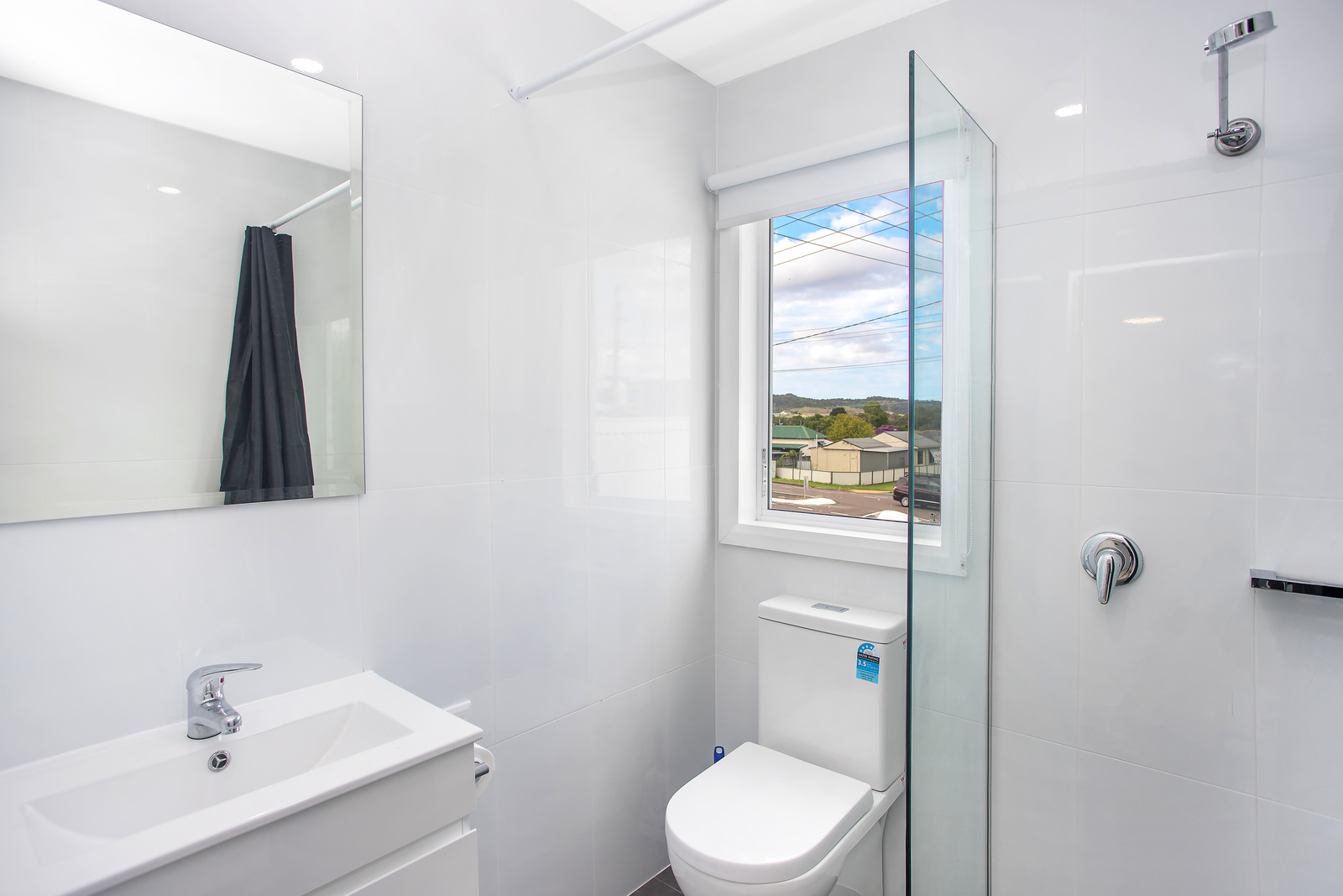 Innovative and Accessible Housing Model in Edgeworth NSW — Home image 2