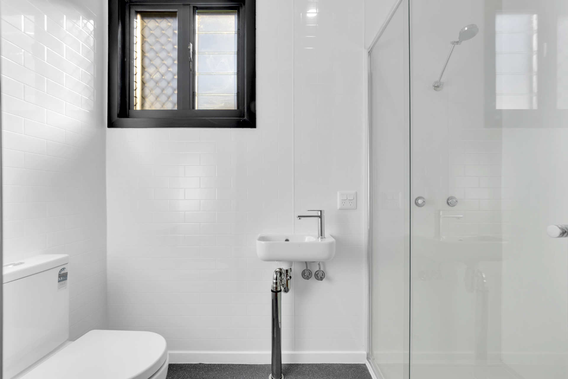 One Left - Loganlea Robust SDA Home - Single Occupancy + OOA — Home image 10