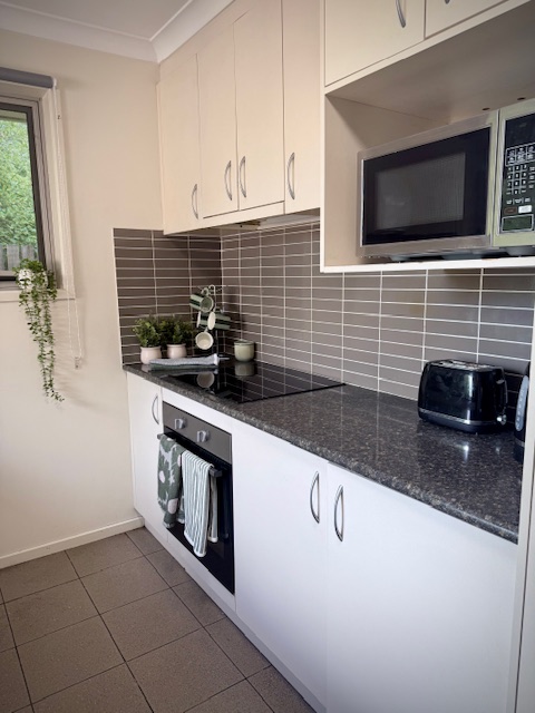 Explore a quiet lifestyle in Canberra whilst staying connected to amenities — Home image 5