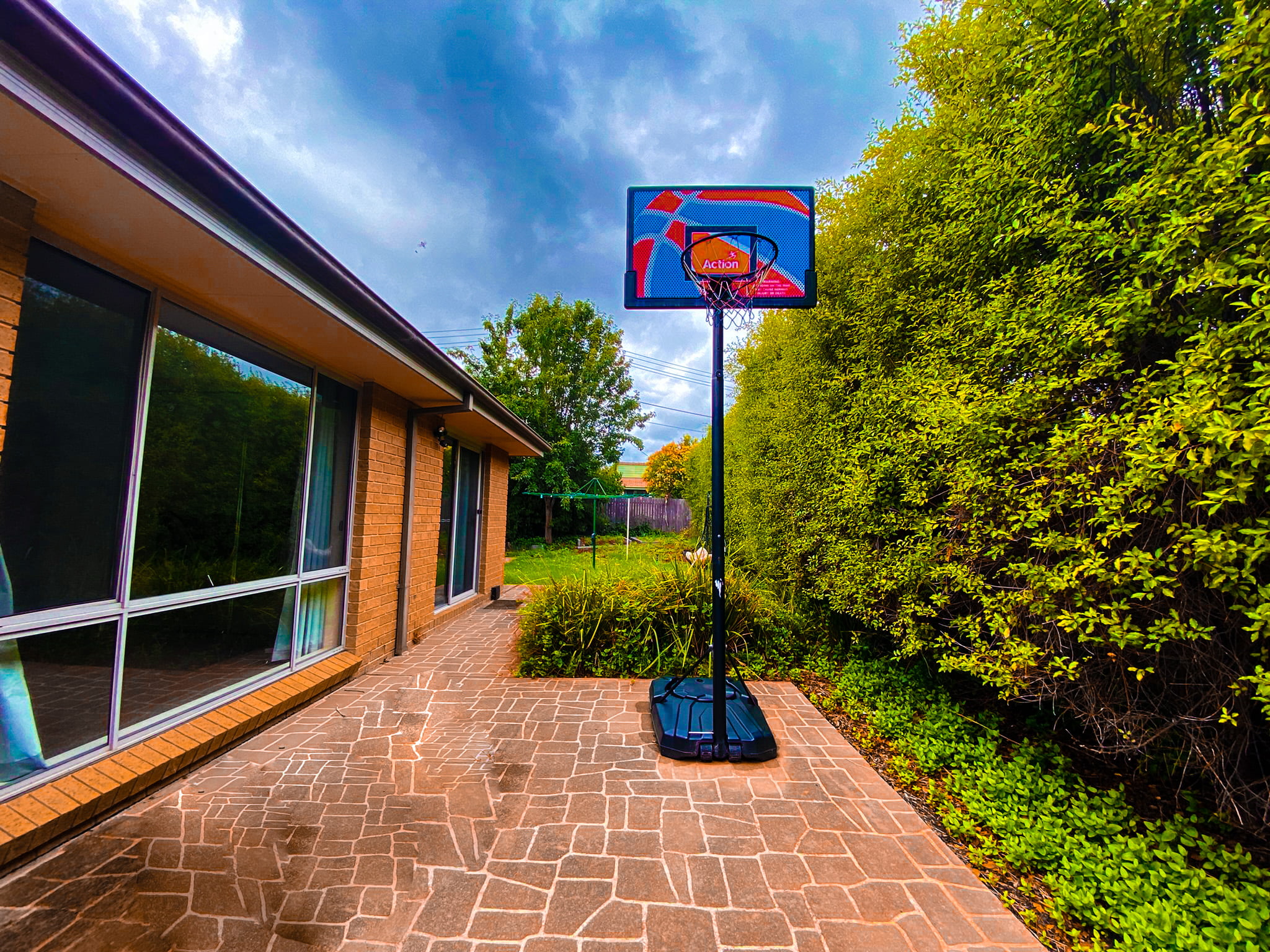 Explore a quiet lifestyle in Canberra whilst staying connected to amenities — Home image 8