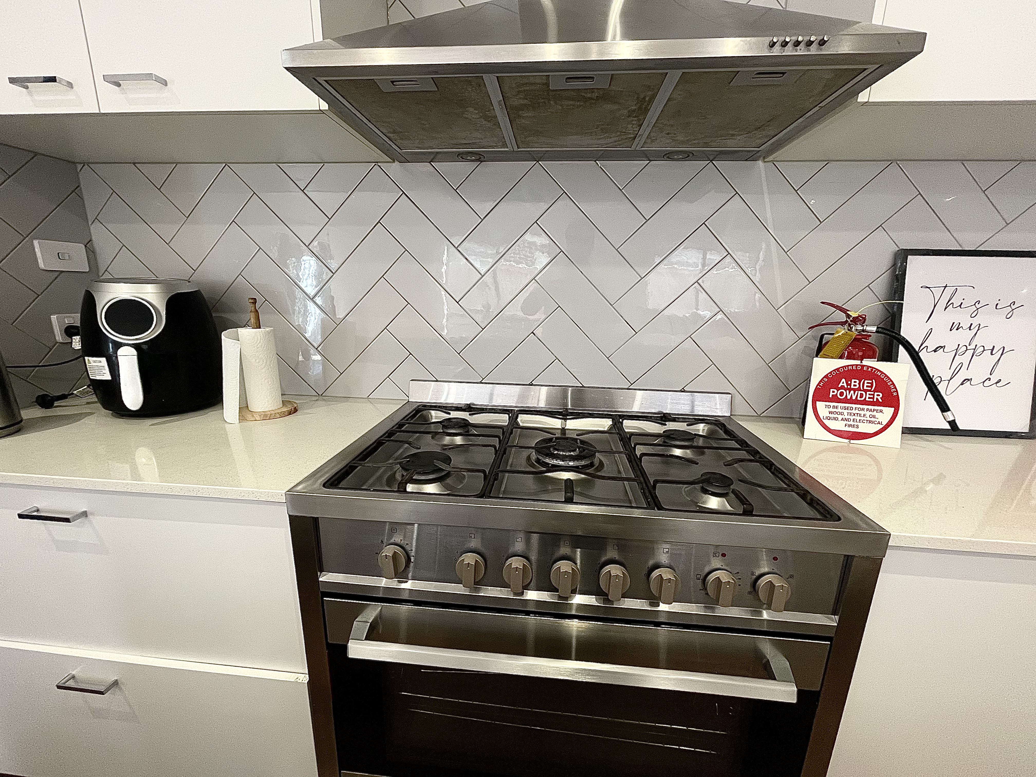 Wollert - 4 Bedrooms Spacious Home-SIL, STA and MTA — Home image 10