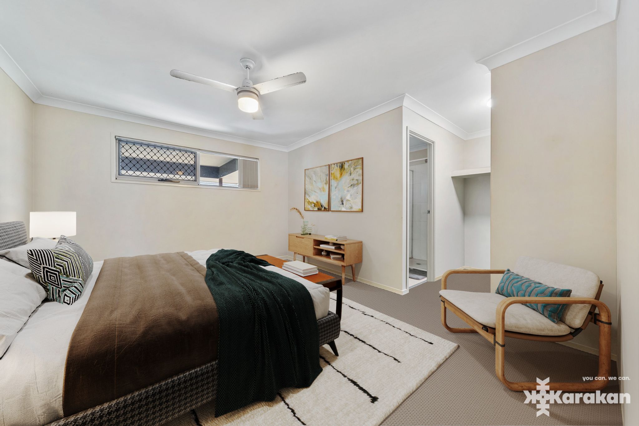 Elevated home with rural aspect close to amenities and local parks — Home image 2