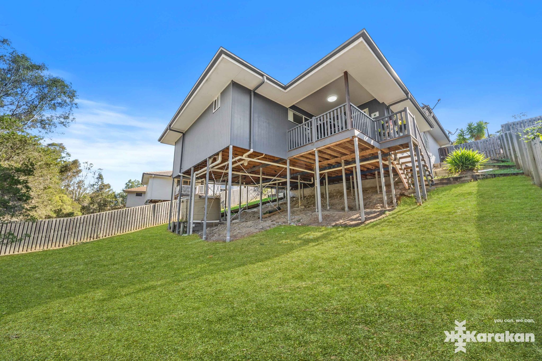 Elevated home with rural aspect close to amenities and local parks — Home image 4