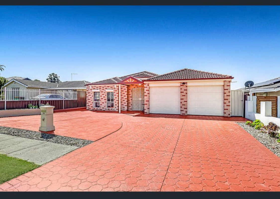 Huge  entertaining home ( Females only) Bossley Park) — Home image 7