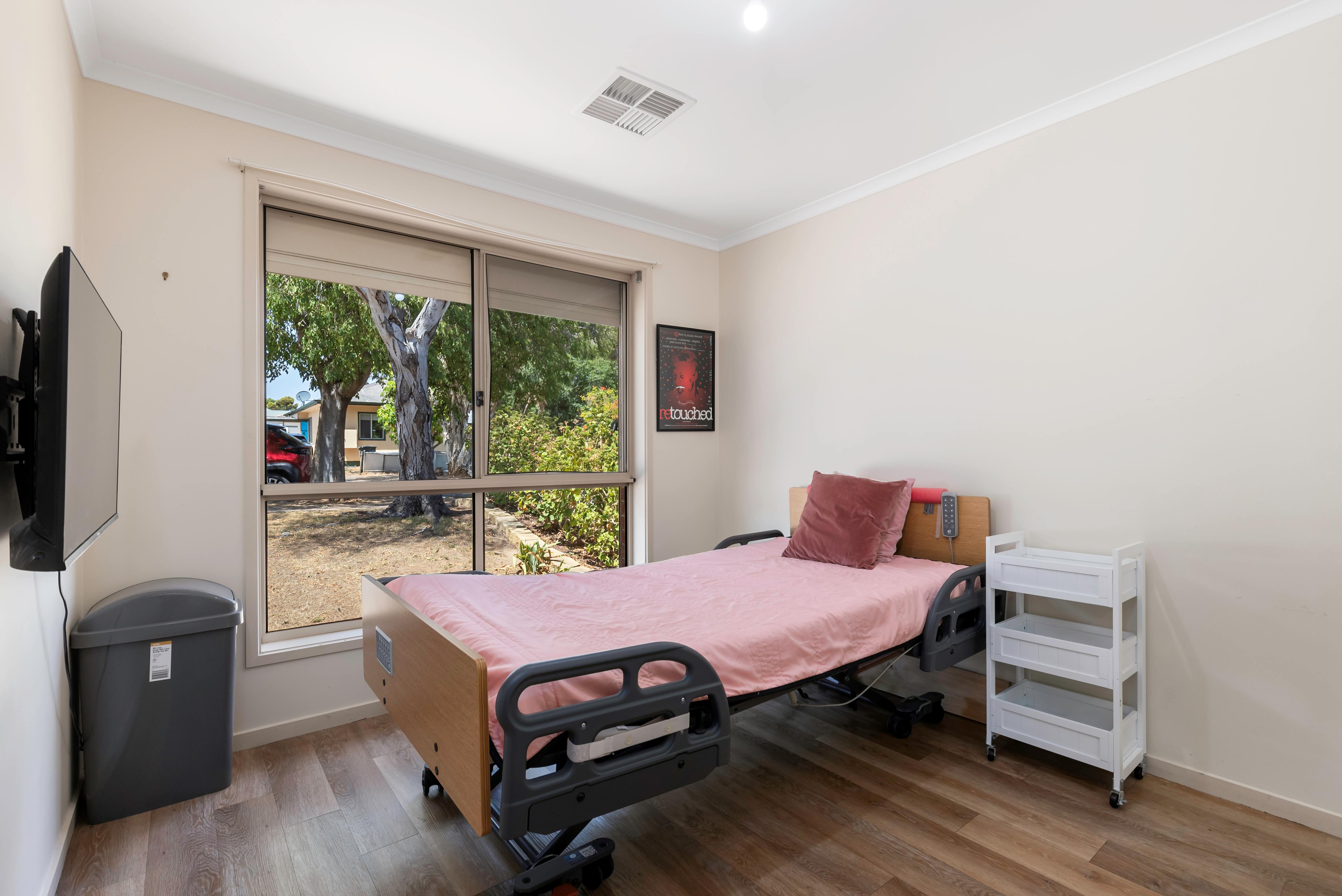 St Marys - 1 Vacancy 3 Bedroom Residence Basic — Home image 3