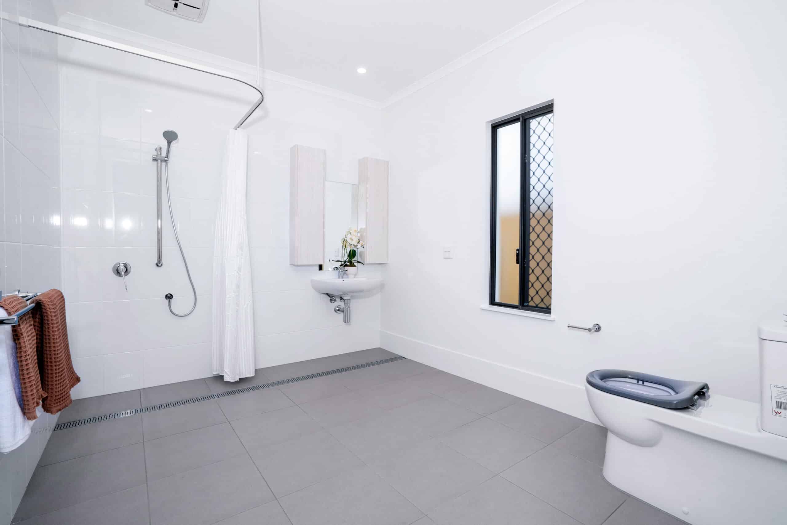 3 Bedroom Shared Home, Smithfield.. — Home image 9