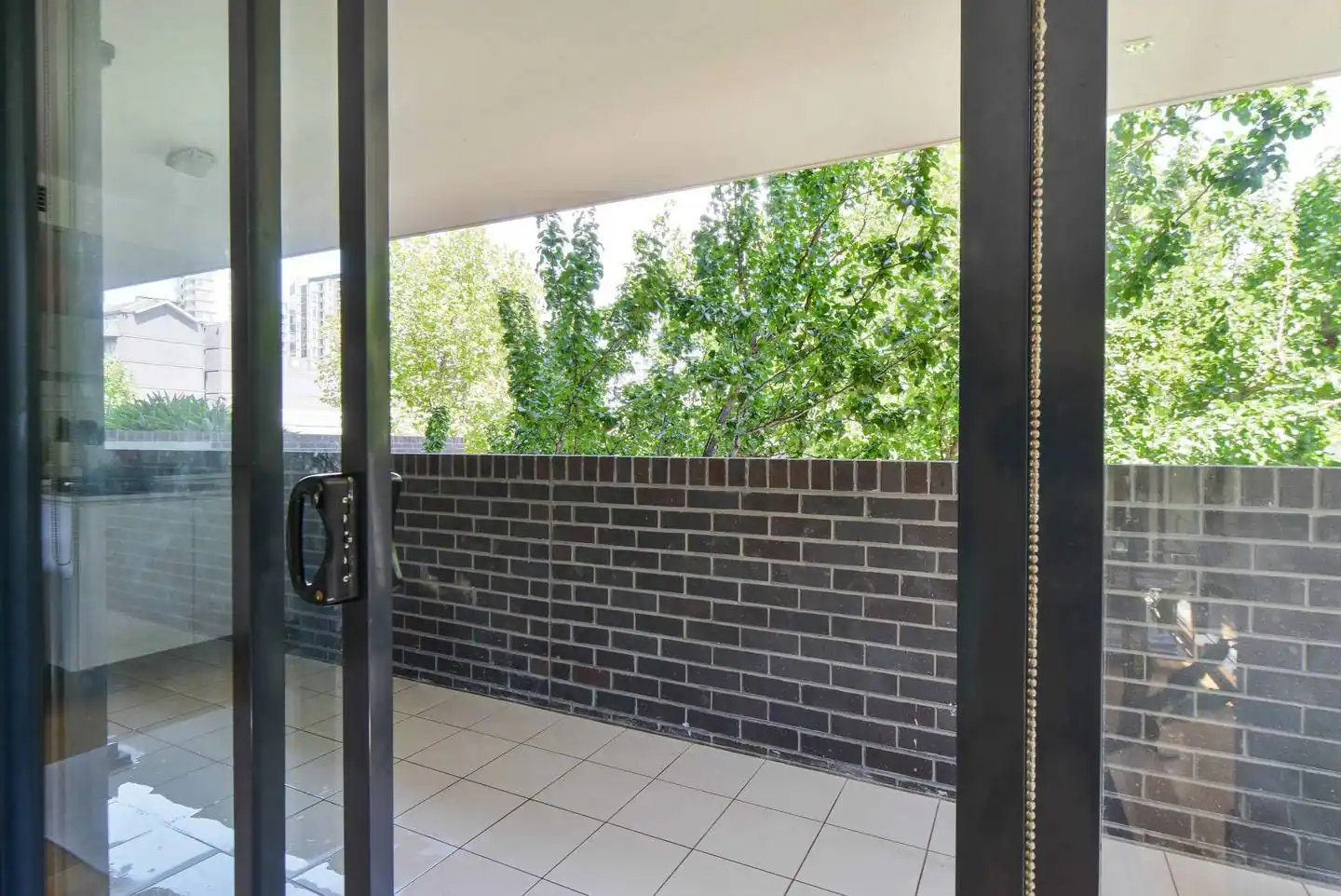 Accessible Accommodation in Chapel St, South Yarra - Available now for MTA/STA — Home image 8