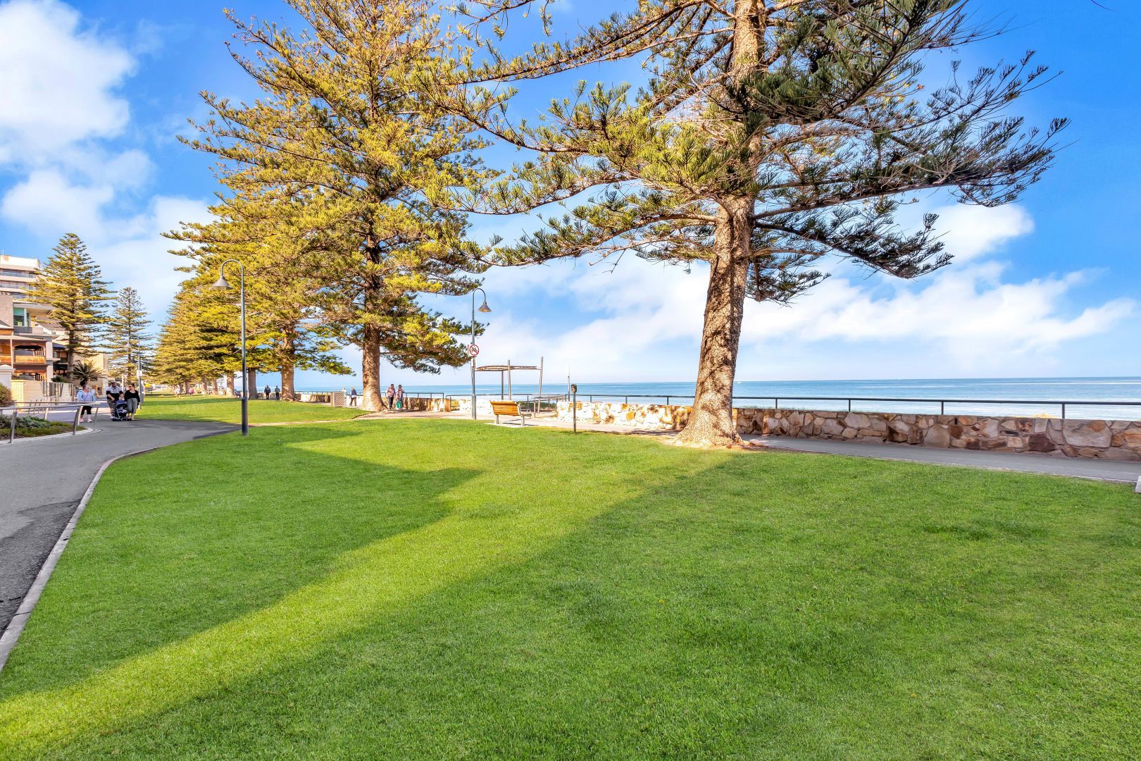 Stunning Glenelg Beach front — Home image 2