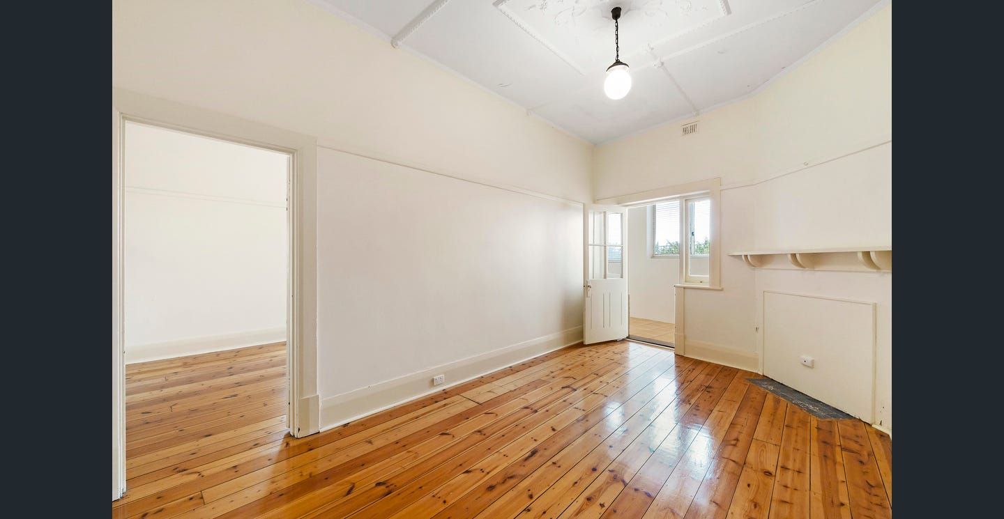 Stunning Glenelg Beach front — Home image 4