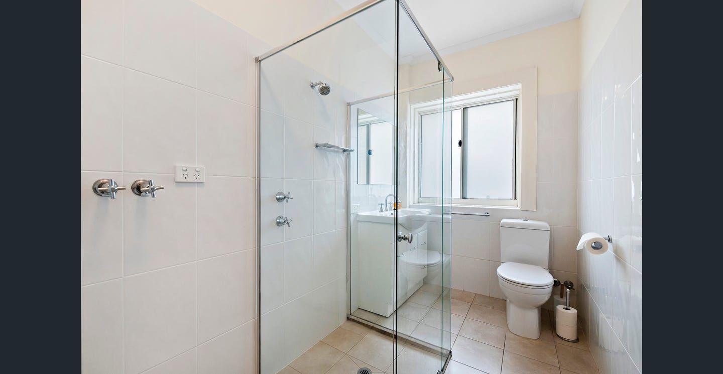 Stunning Glenelg Beach front — Home image 6