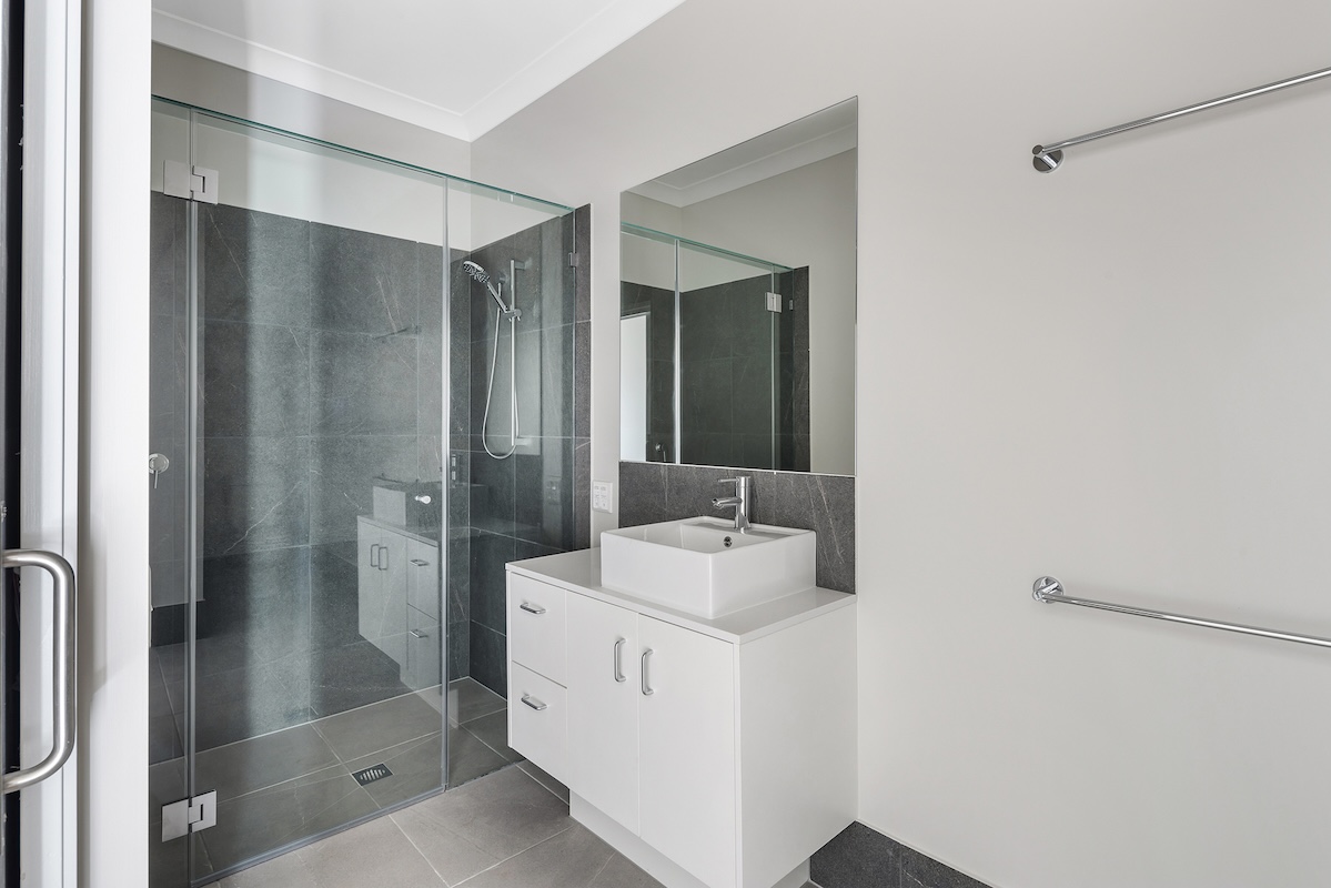 Brand-New HPS Home in Tranquil Redland Bay, QLD! — Home image 8