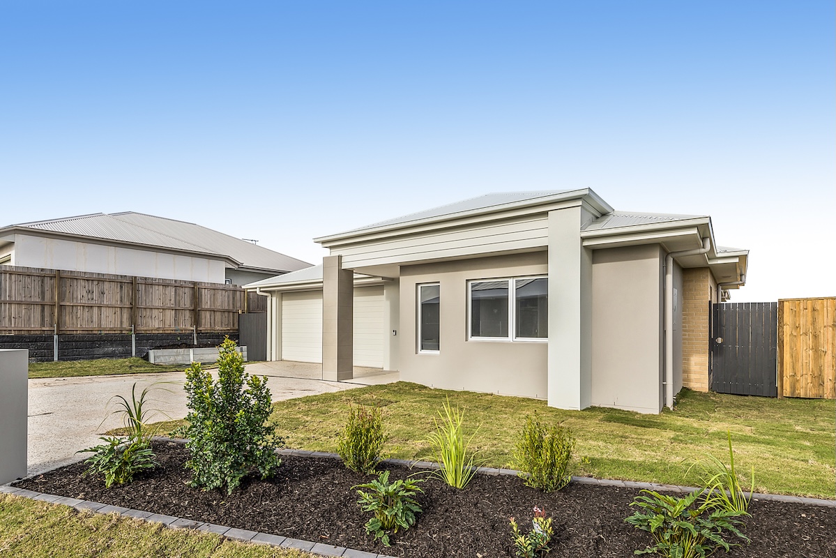 Brand-New HPS Home in Tranquil Redland Bay, QLD! — Home image 12