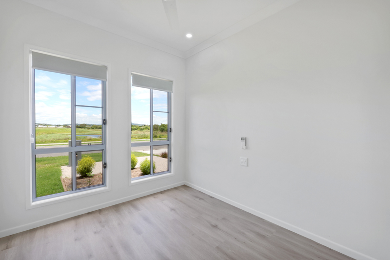 2 HPS Rooms + OOA + Guest Room Home, in Andergrove MACKAY — Home image 7
