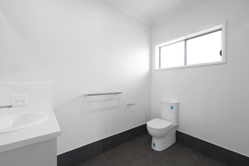 2 HPS Rooms + OOA + Guest Room Home, in Andergrove MACKAY — Home image 8