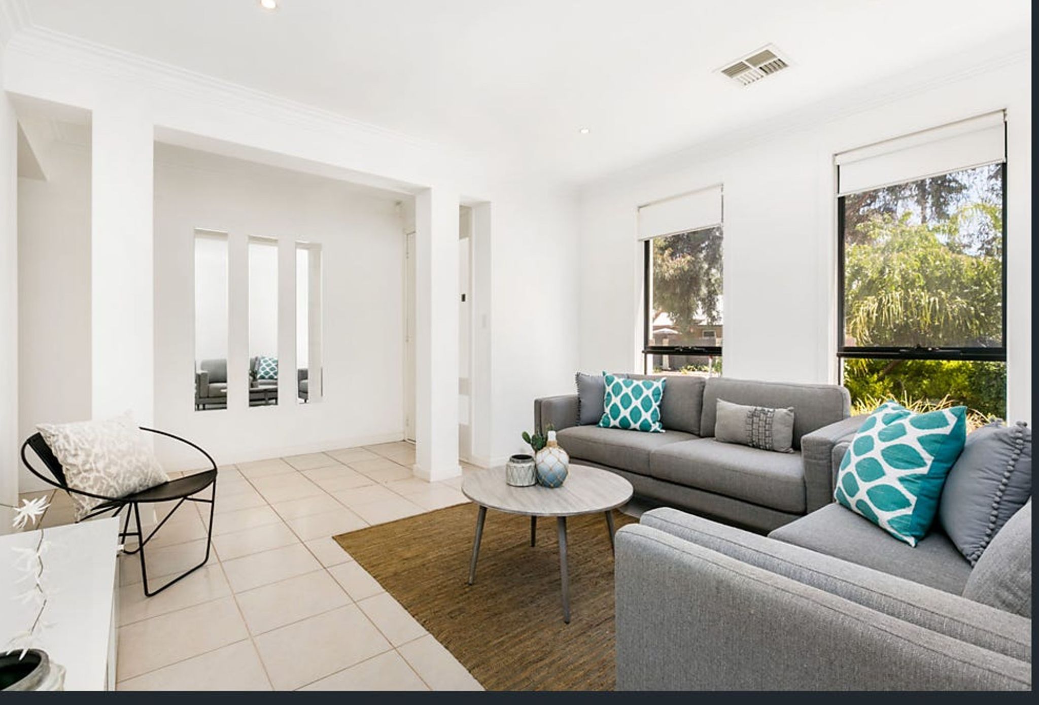 Beautiful SIL House In NORTHFIELD — Home image 2