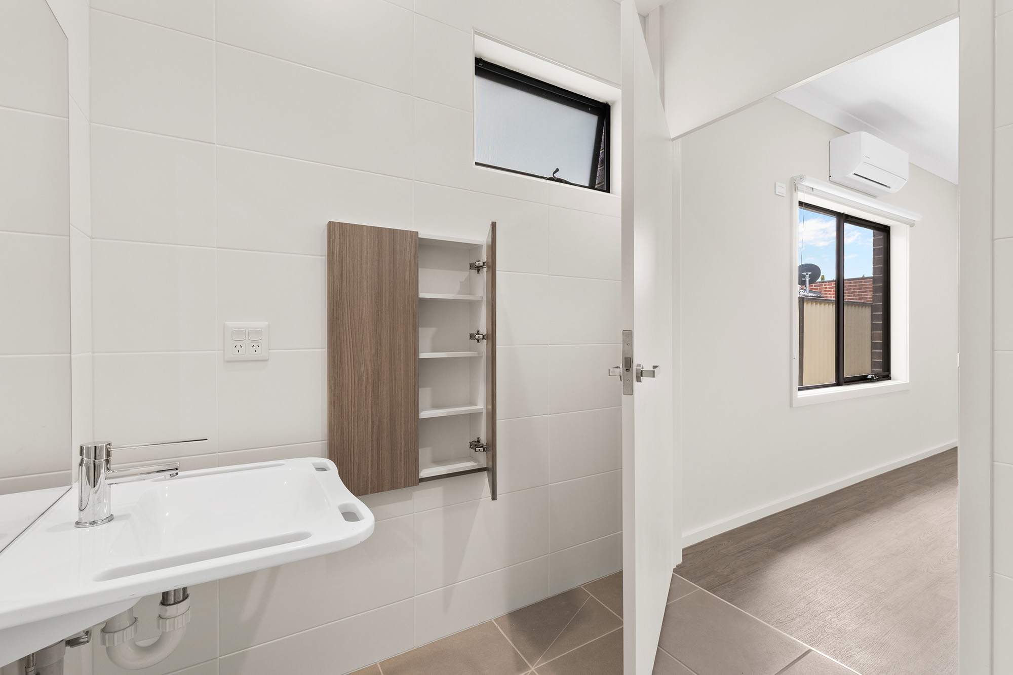 Prime Reservoir Living Near Summerhill 2 Bed/2 Bath (+OOA) HPS — Home image 4