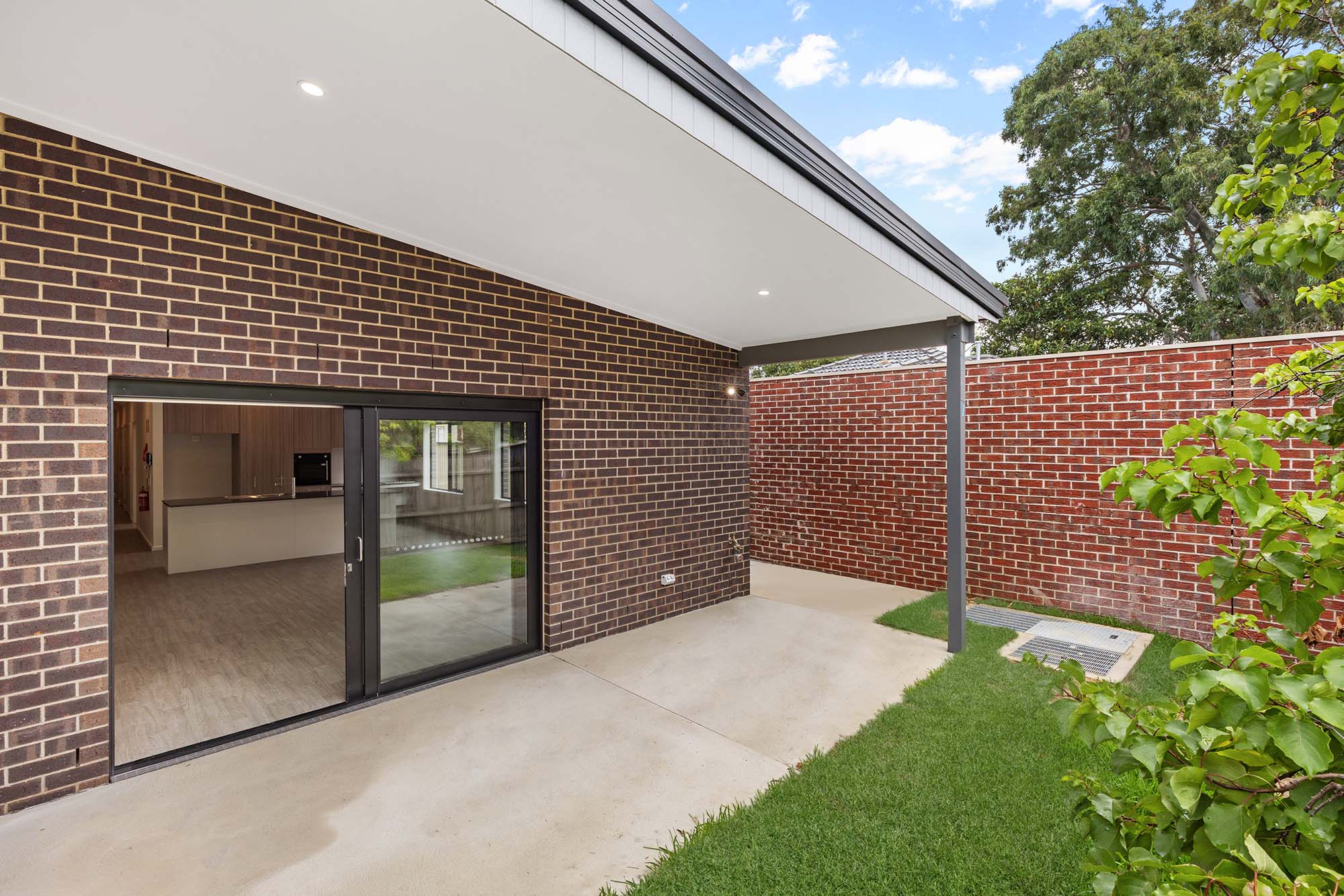 Prime Reservoir Living Near Summerhill 2 Bed/2 Bath (+OOA) HPS — Home image 6