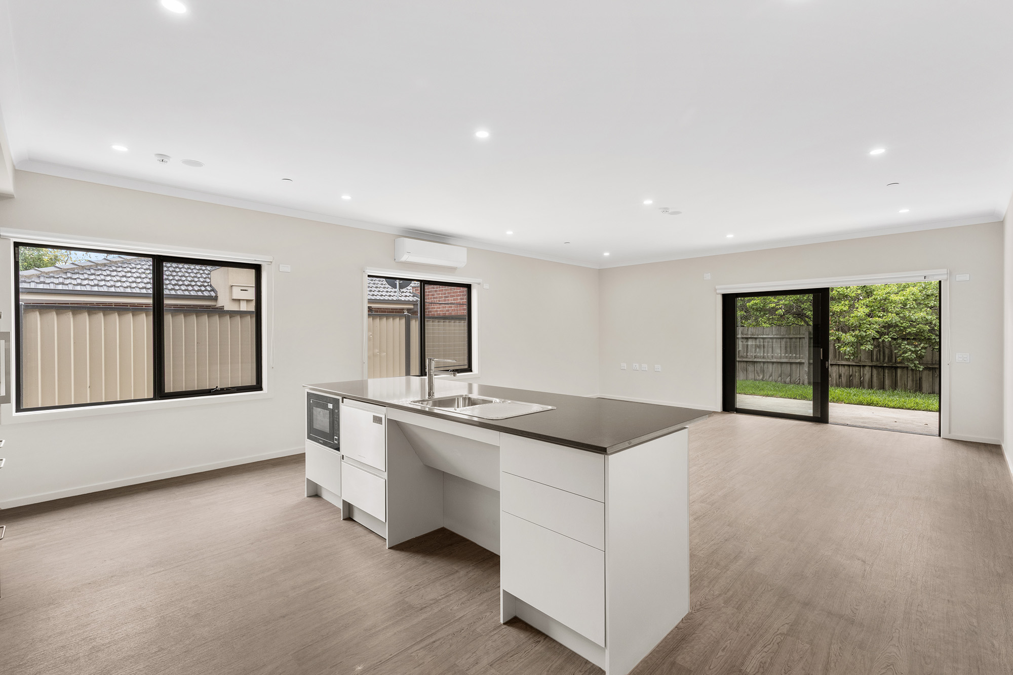 Prime Reservoir Living Near Summerhill 2 Bed/2 Bath (+OOA) HPS — Home image 10