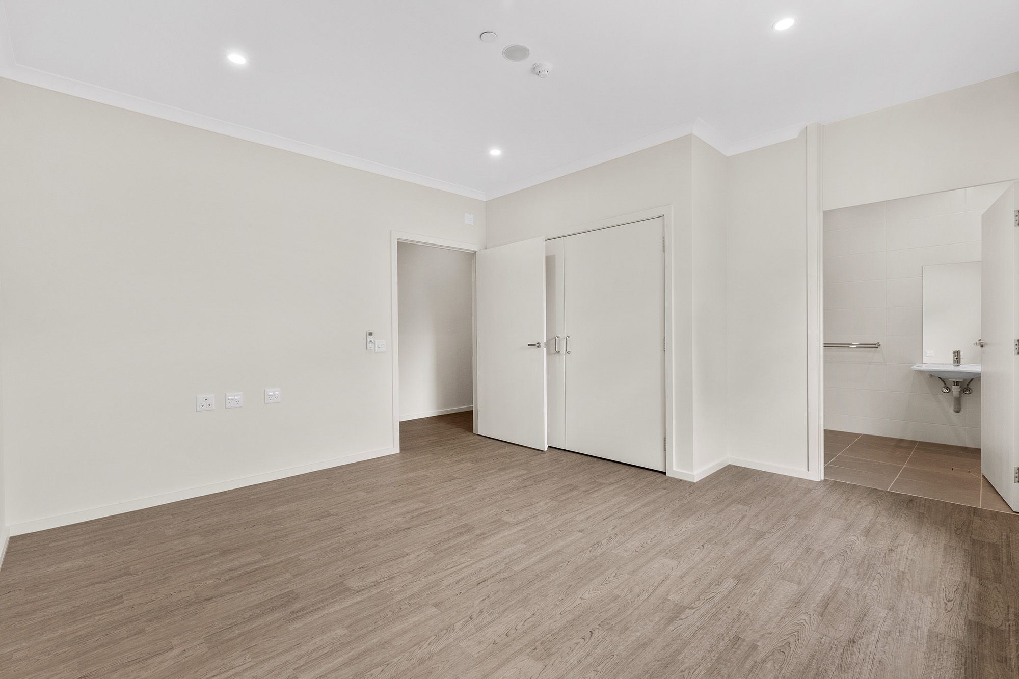 Prime Reservoir Living Near Summerhill 2 Bed/2 Bath (+OOA) HPS — Home image 13