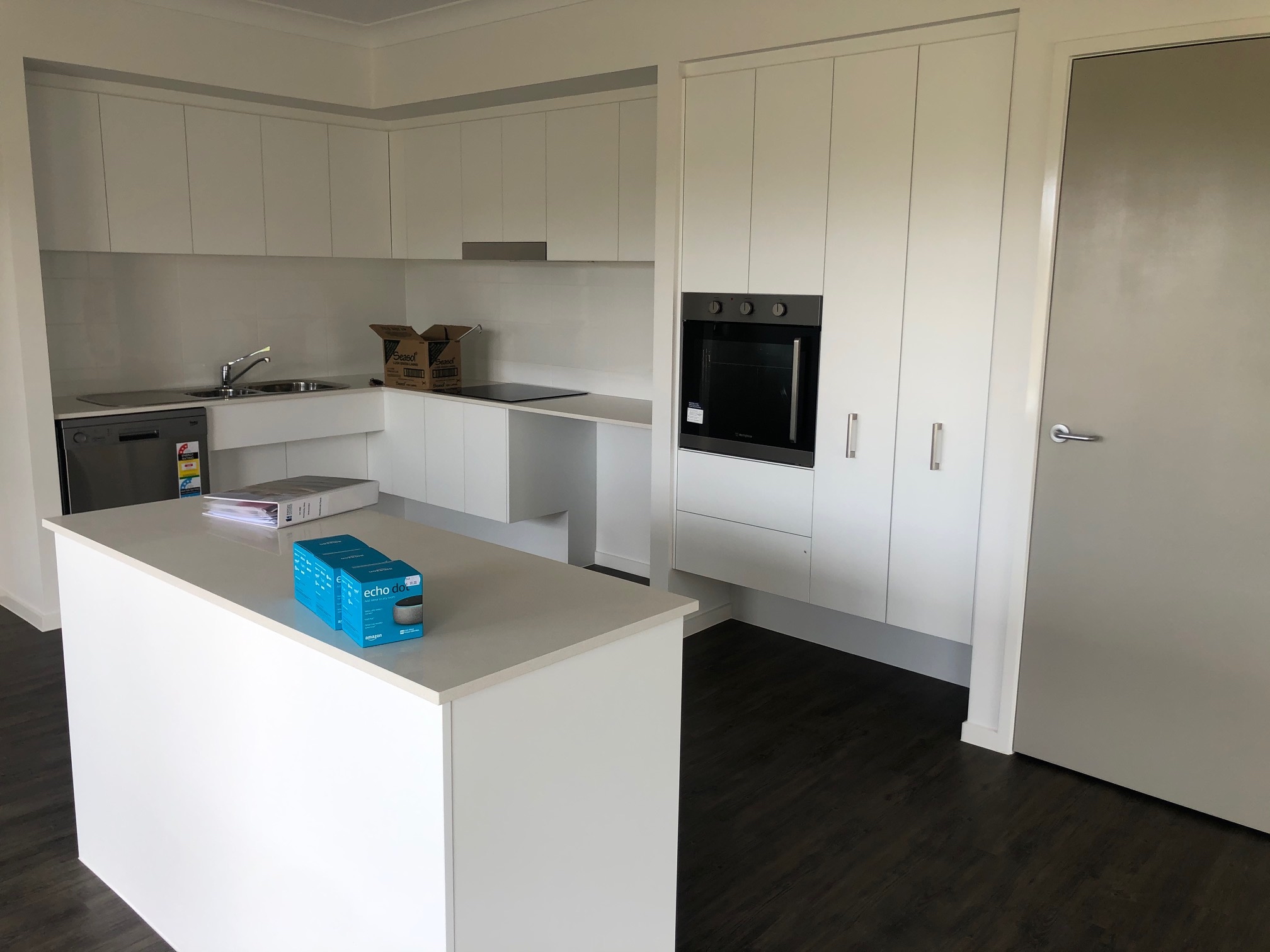 2 Bedroom home with OOA in Jimboomba, Queensland — Home image 2