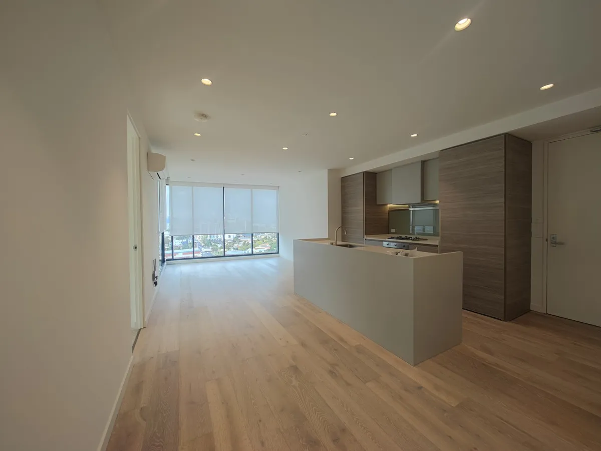 Spacious SIL 3 Bedroom Apartment in Heart of Footscray — Home image 2