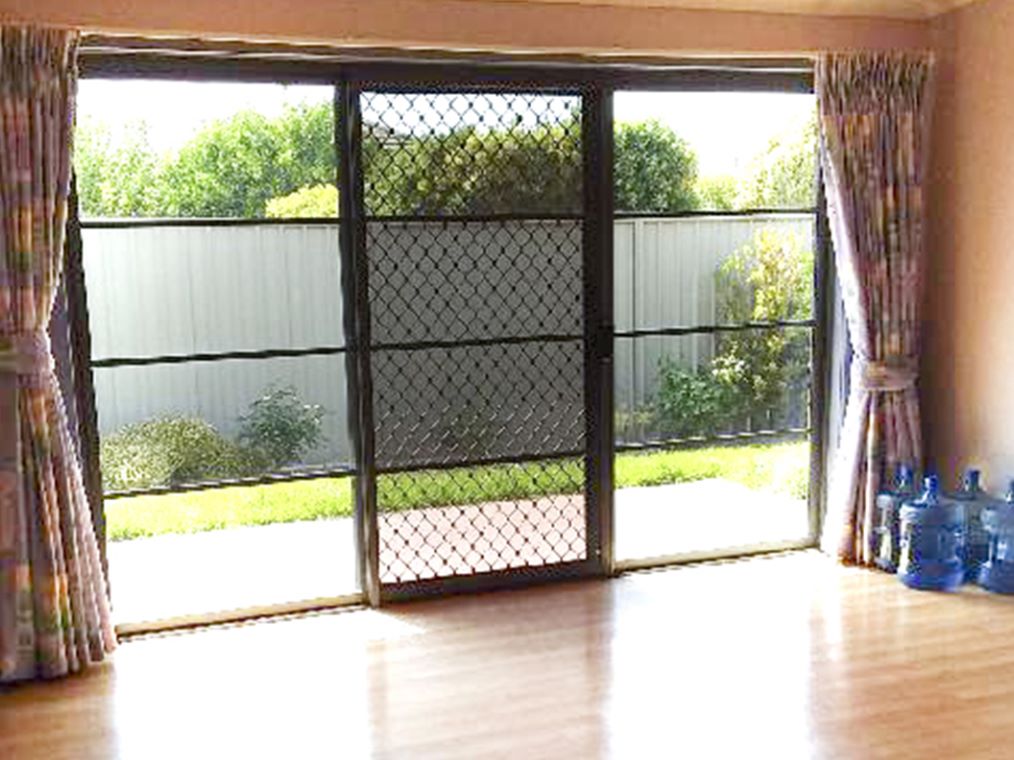 Set in a quiet residential area with easy access to local transport, shops and parks. — Home image 6