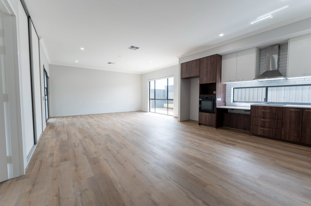 Coastal Living Awaits in Dawesville, WA – Move In Today! — Home image 2