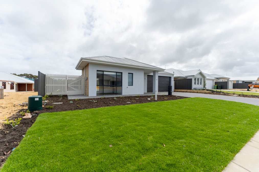 Coastal Living Awaits in Dawesville, WA – Move In Today! — Home image 8