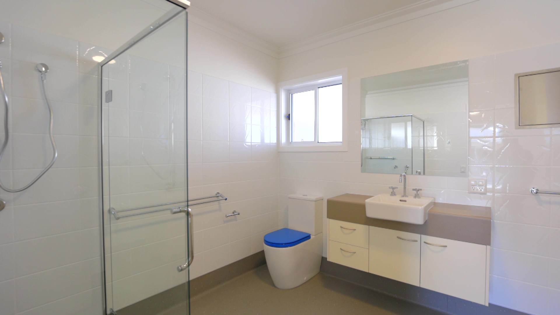 Improved Livability Unit - Wagga Wagga NSW — Home image 3