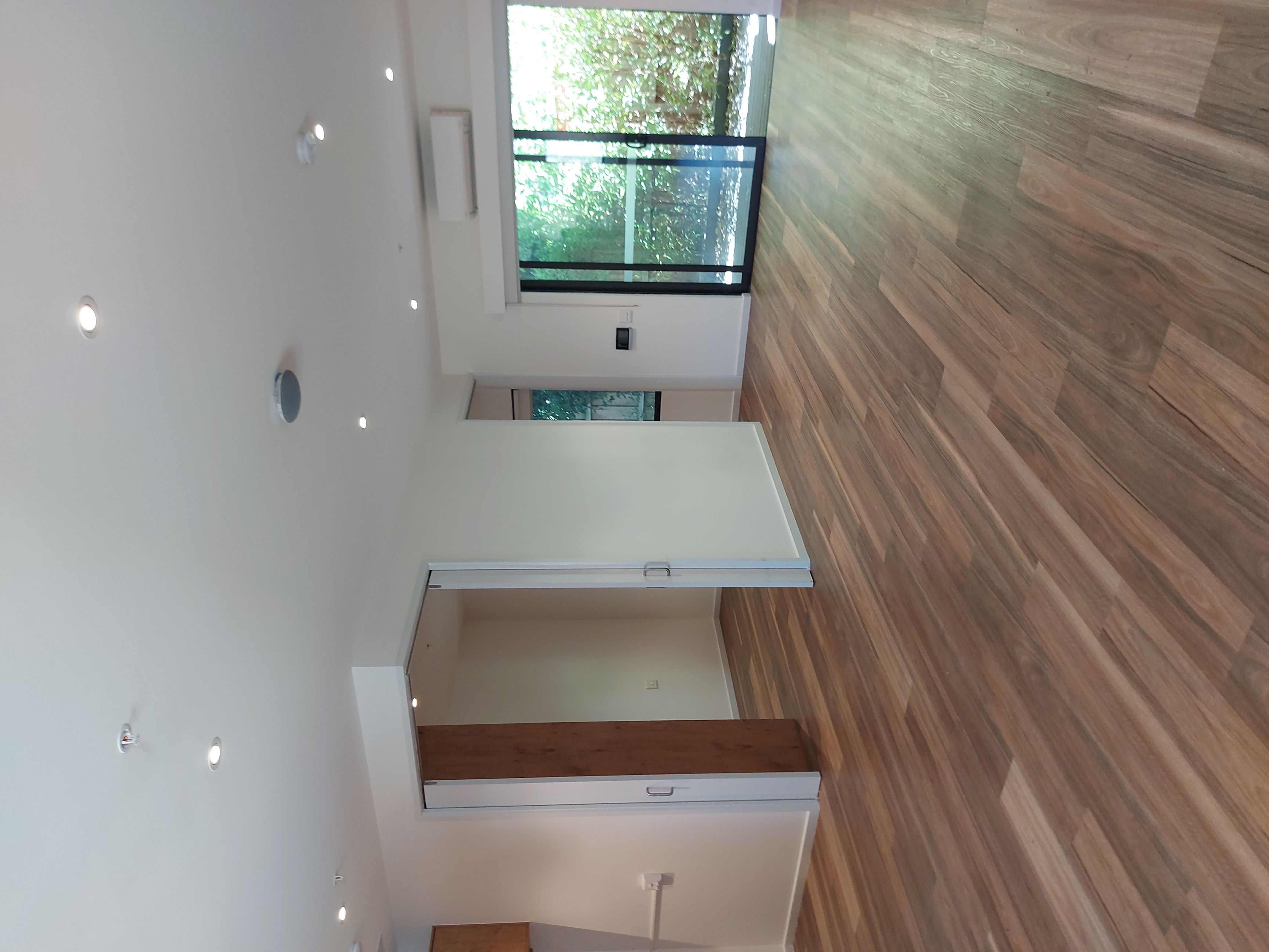 Modern Ground floor apartment with courtyard (HPS,FA or IL Funding) — Home image 2