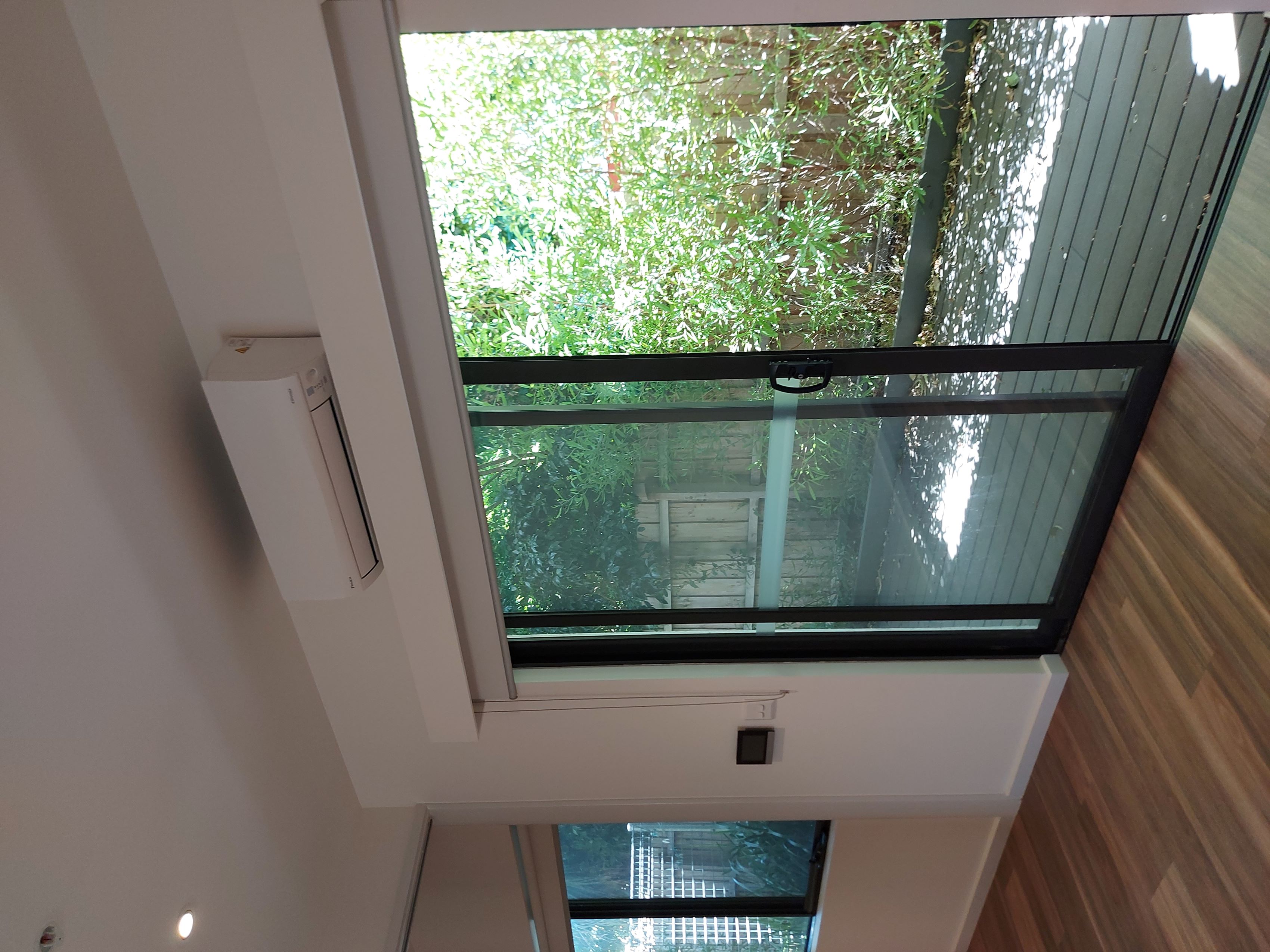 Modern Ground floor apartment with courtyard (HPS,FA or IL Funding) — Home image 5