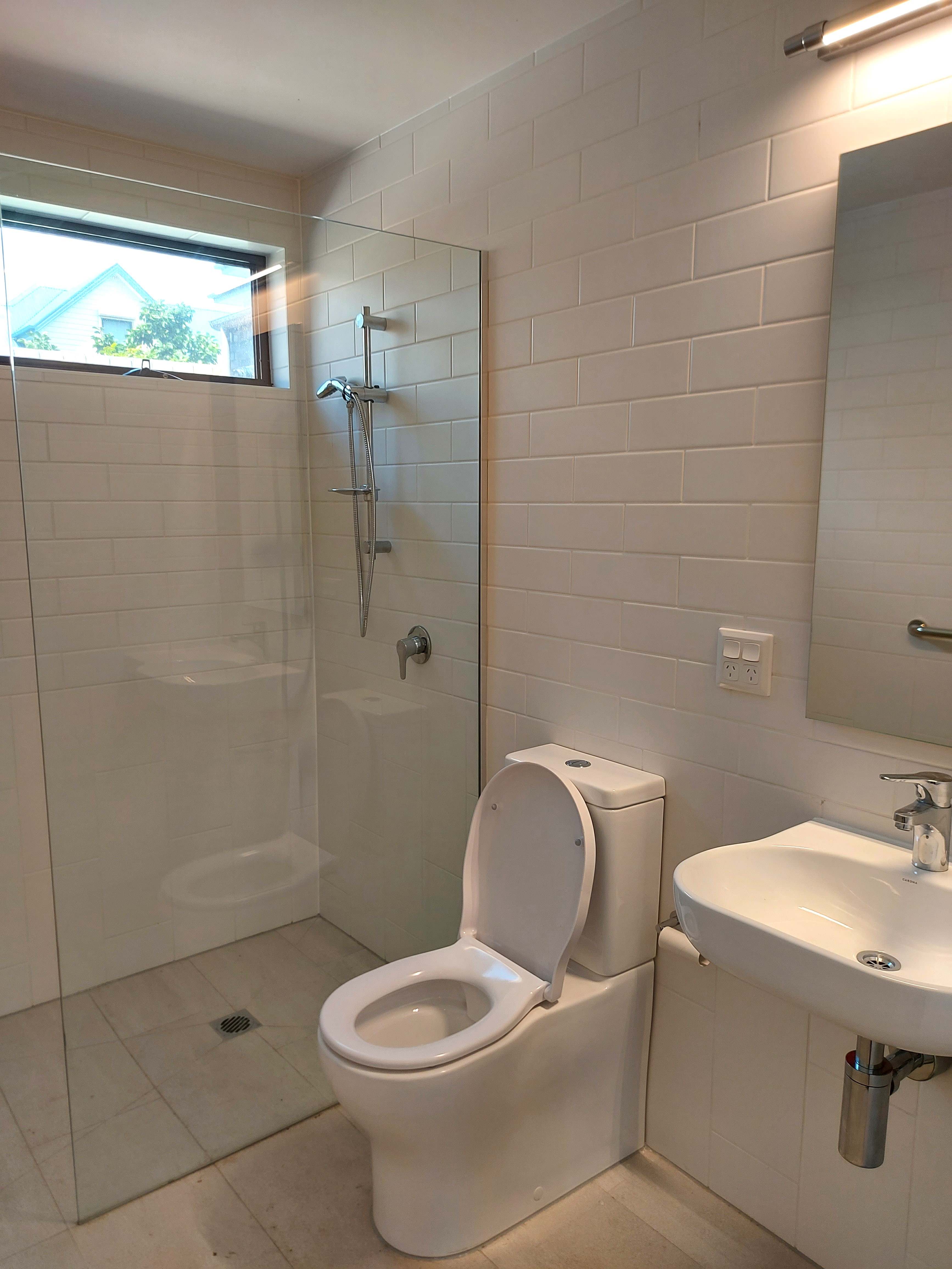 Modern Ground floor apartment with courtyard (HPS,FA or IL Funding) — Home image 7