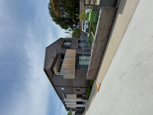 Modern Ground floor apartment with courtyard (HPS,FA or IL Funding) — Home image 8